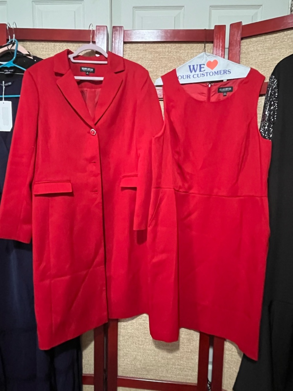 Elegant Red Women's Coat with Dress Single-Button Blazer. - Picture 3 of 4